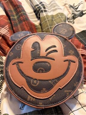 Louis Honor Mickey Mouse Winking Round Tambourin Crossbody Bag